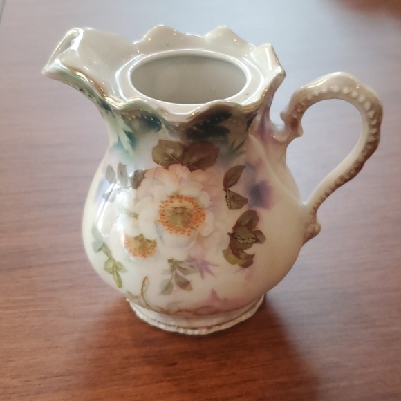Vintage Creamer, 10 Ounce Capacity - Picture 1 of 7